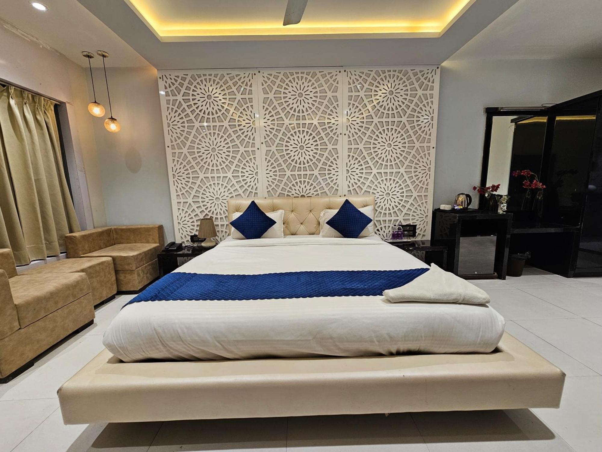 Hotel Mk Vivanta Гвалиор Экстерьер фото