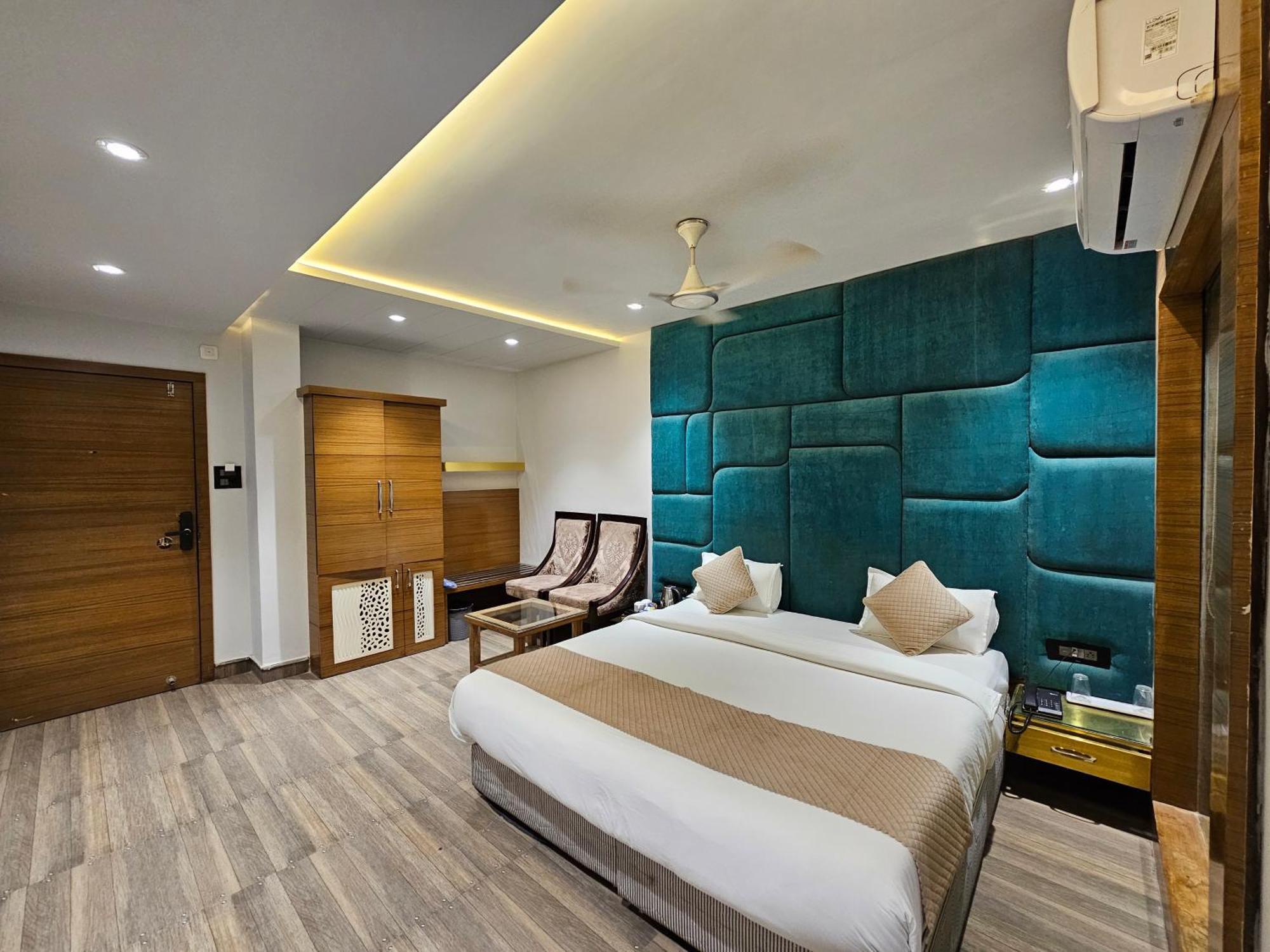 Hotel Mk Vivanta Гвалиор Экстерьер фото