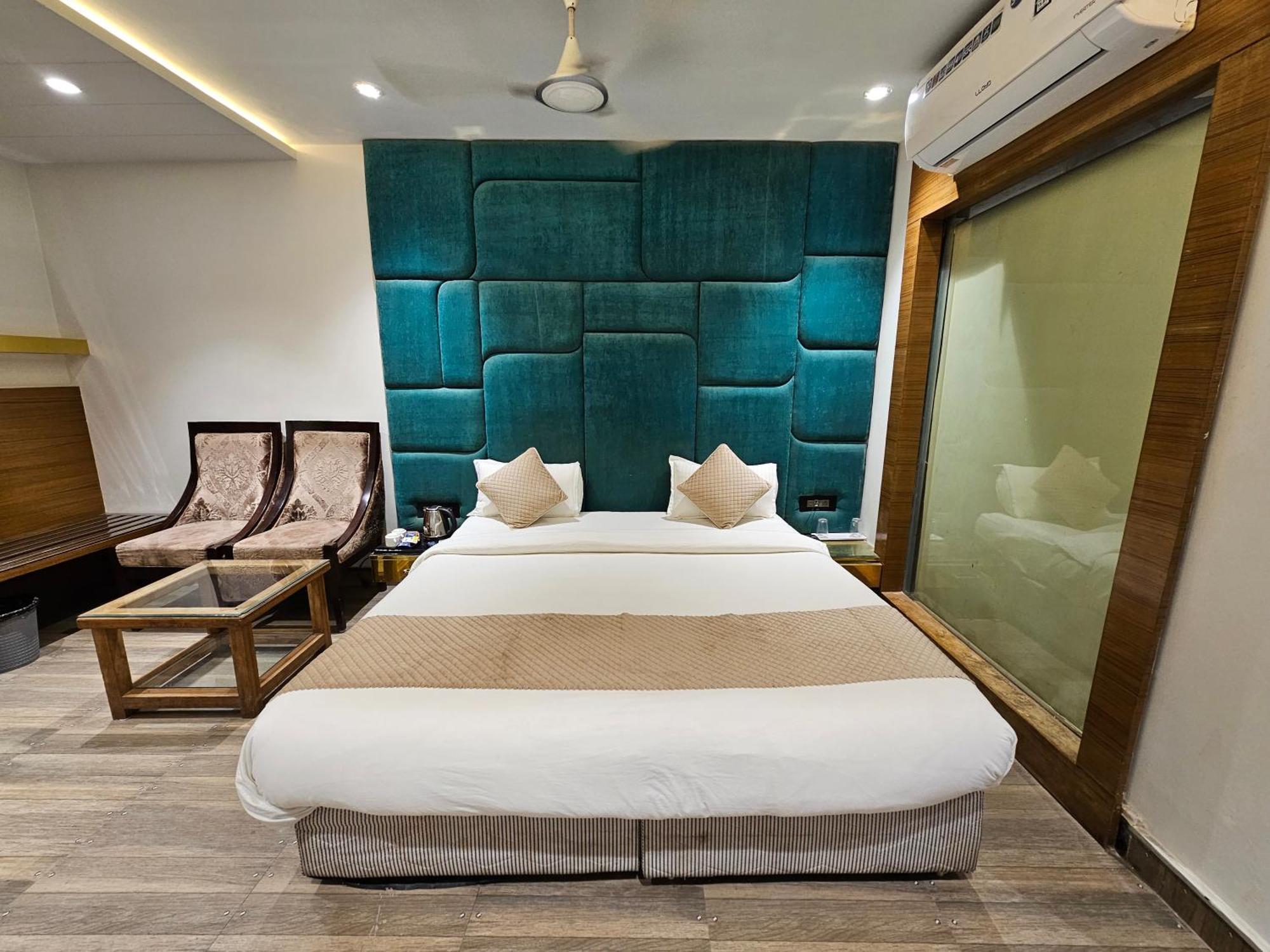 Hotel Mk Vivanta Гвалиор Экстерьер фото
